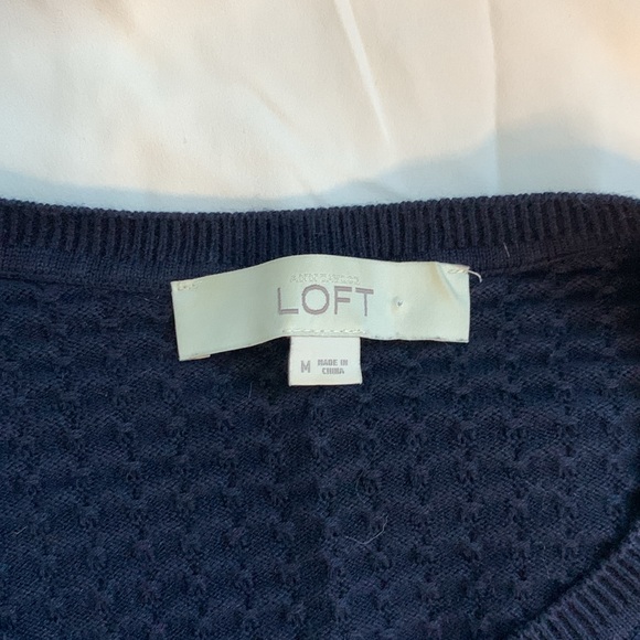 Loft M ladies blue and cream top. Flattering fit. Versatile. - Picture 4 of 6